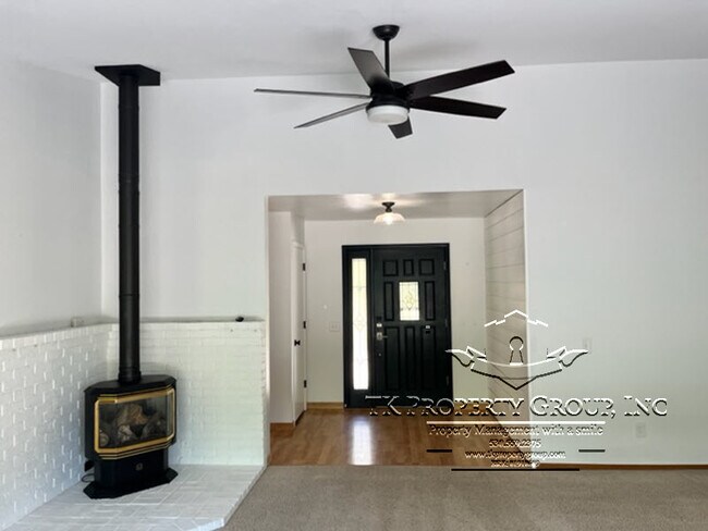 Building Photo - 13285 Sugarbush Ct