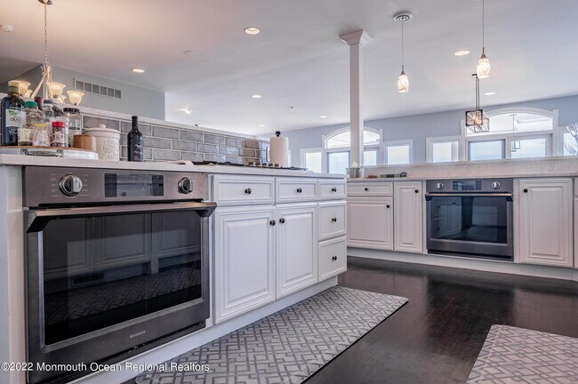 Building Photo - 709 Princeton Ave