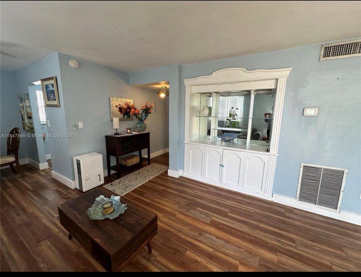 Building Photo - 7900 Tatum Waterway Dr