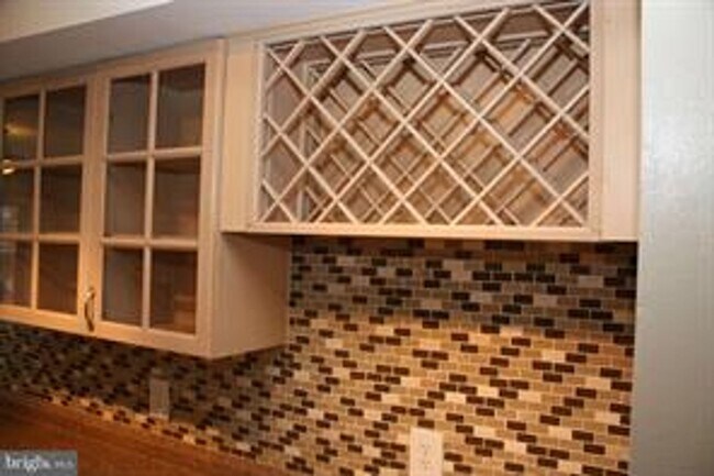 Building Photo - 3 BEDROOM CONDO WITH BALCONY, ALL UTILITIE...