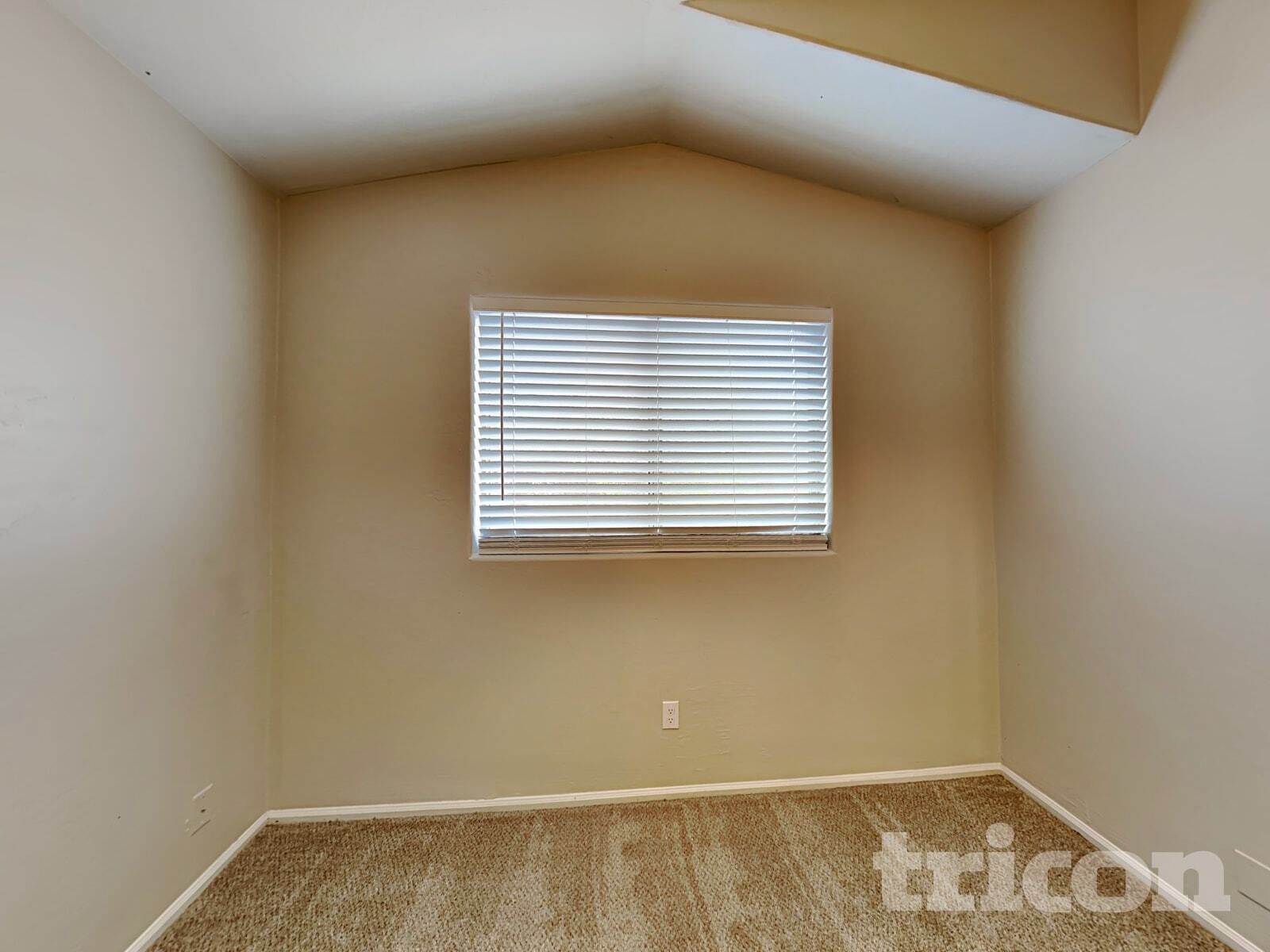 Building Photo - 8738 W Golden Ln