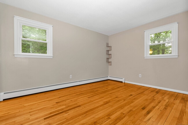 Building Photo - 21 Pheasant Run Dr