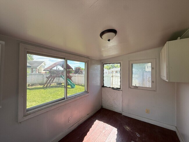 Building Photo - 7805 Brevort Rd