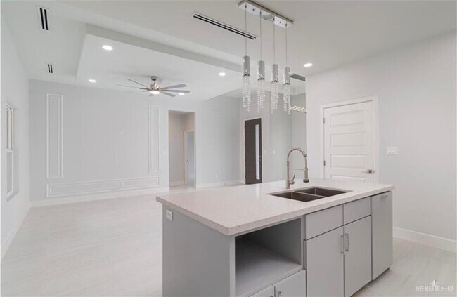 Building Photo - 16 East St