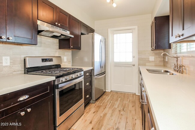 Building Photo - 3251 E Hillery Dr