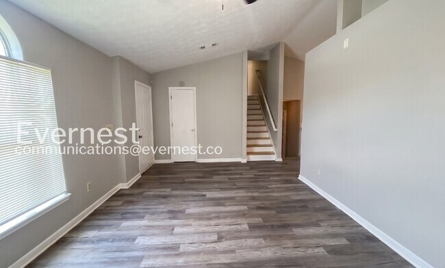 Building Photo - 3 Bed/2 Bath Spacious Home with Modern Features and Garage Parking! / Available Now!