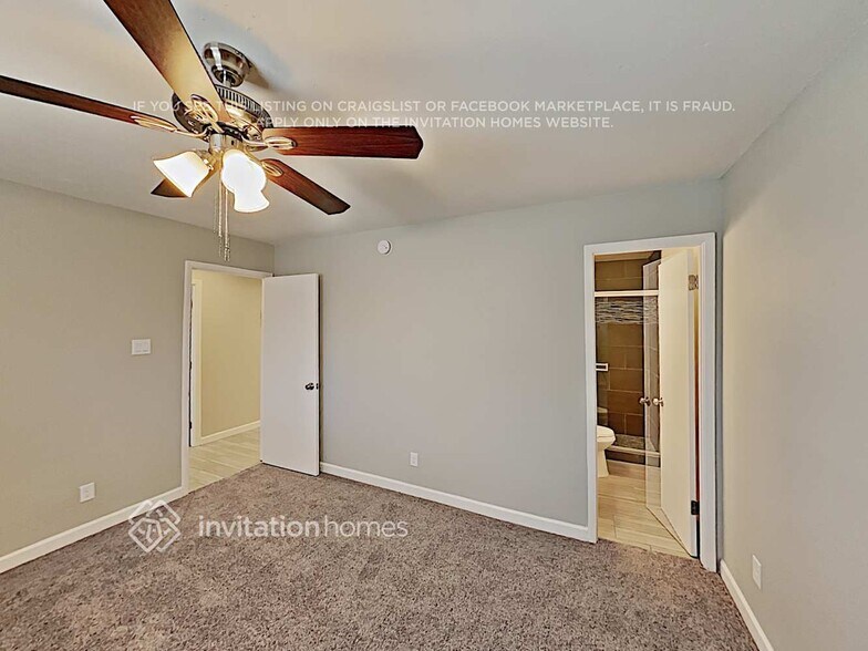 Building Photo - 1175 E Diamond Dr