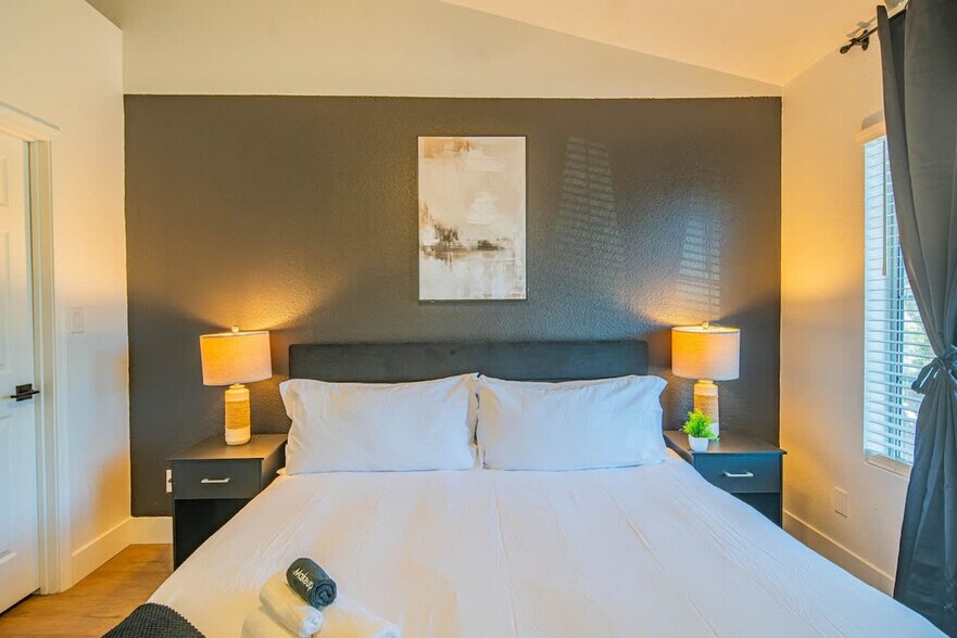 Building Photo - 7900 E Princess Dr