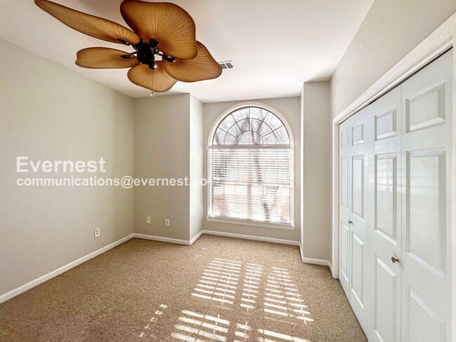 Building Photo - 2411 Stoney Creek Dr