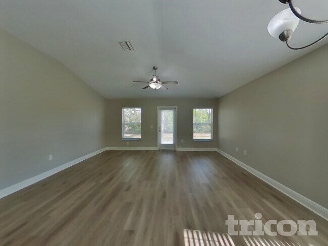 Building Photo - 6681 Freeport Dr