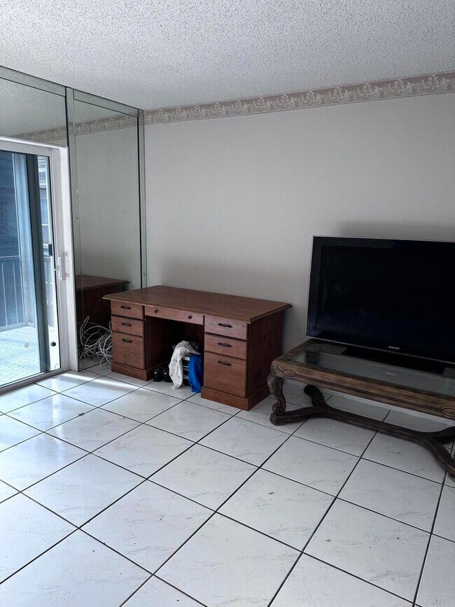 Building Photo - 6200 S Falls Cir Dr