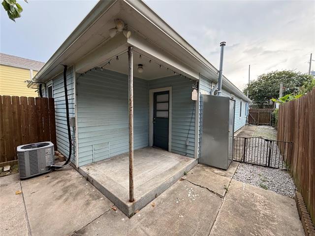 Building Photo - 7471 Hurst St