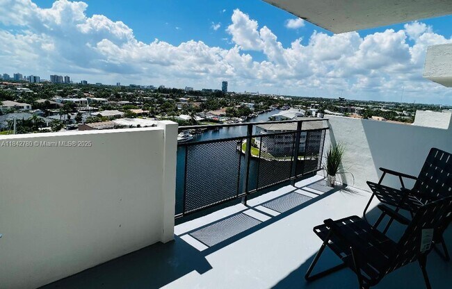 Building Photo - 401 Golden Isles Dr