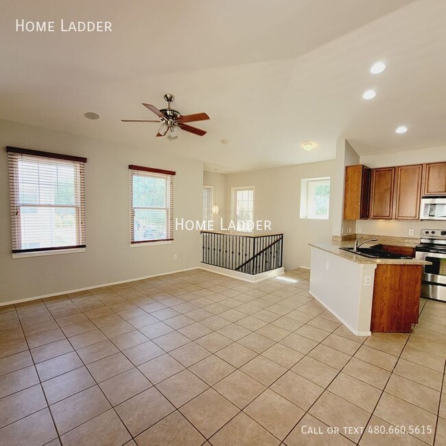 Building Photo - 1369 S Sabino Dr