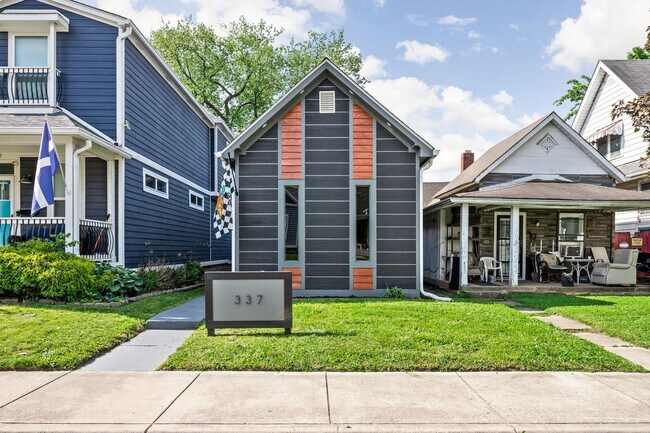 Building Photo - 337 Sanders St