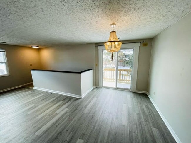 Building Photo - 4229 Briarwood Dr