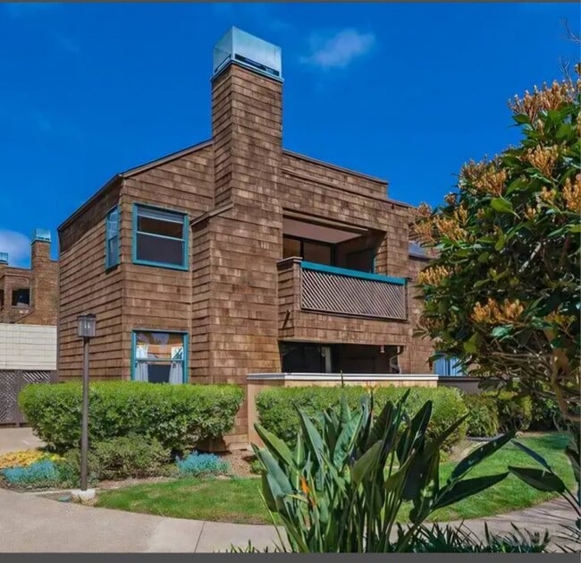 Building Photo - 4435 Nobel Dr