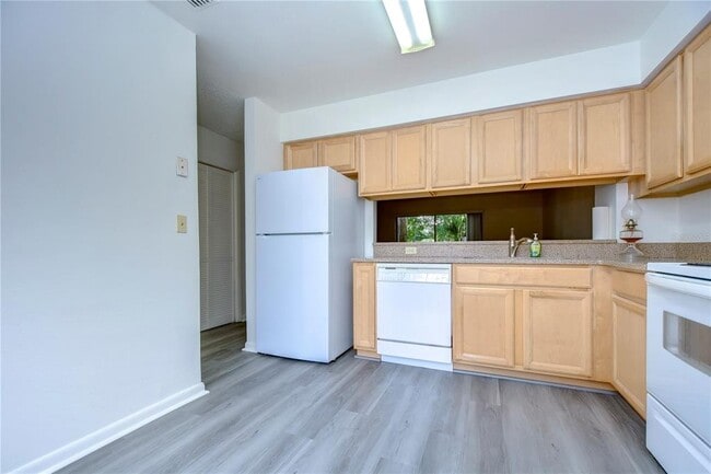 Building Photo - 13937 Fletchers Mill Dr