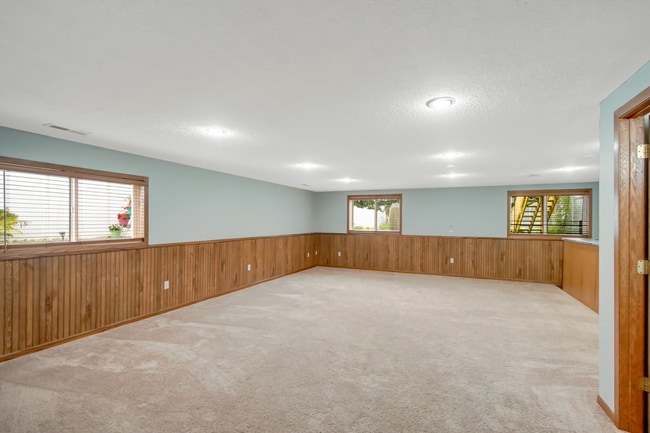 Building Photo - 360 Cari Park Ln