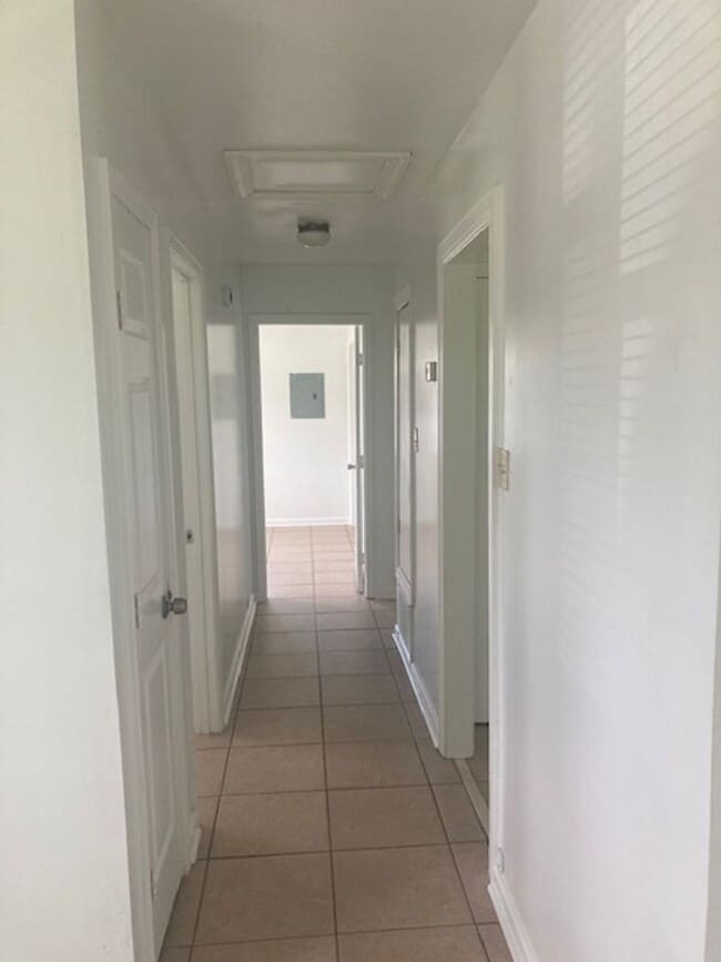 Building Photo - Gulfport 3 Bedroom