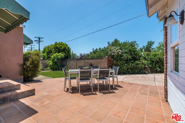 Building Photo - 5967 Carpenter Ave