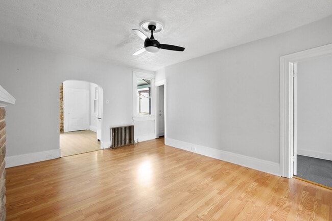 Building Photo - 346 39th St