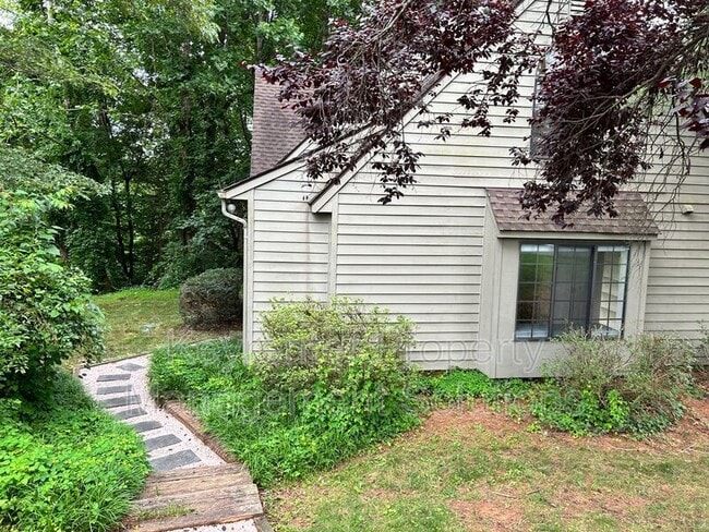 Building Photo - 1029 Amber Ridge Rd