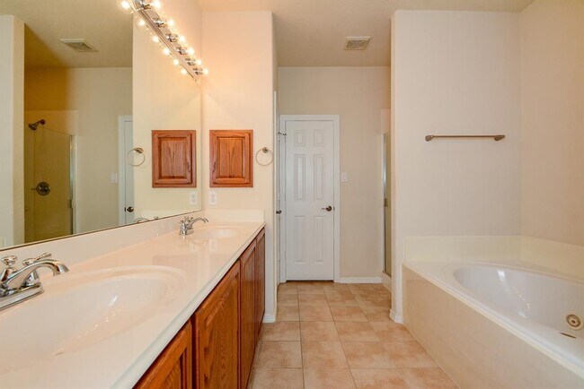 Building Photo - 18702 Cypress Loch Dr
