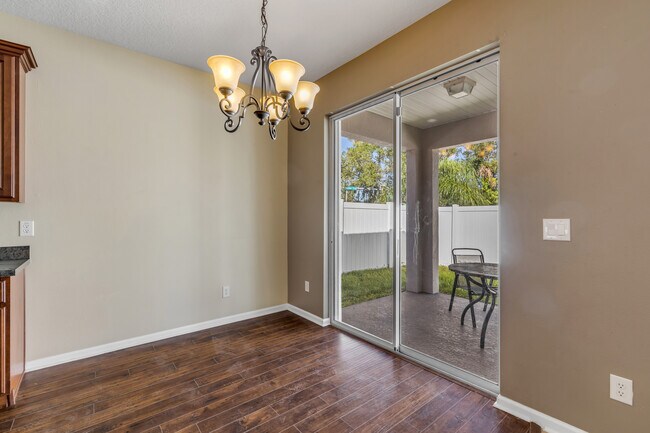 Building Photo - 627 Aeolian Dr