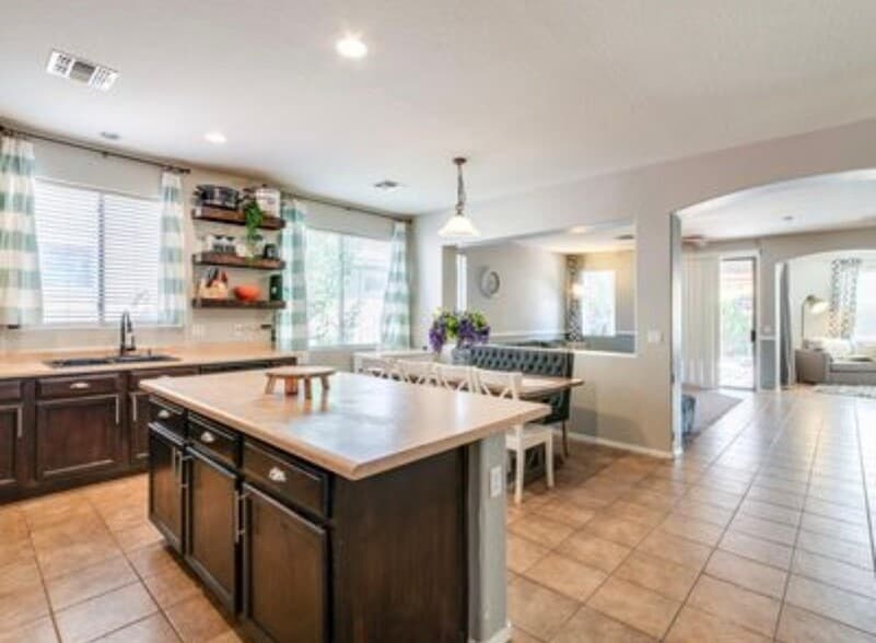 Building Photo - 15127 N 159th Dr