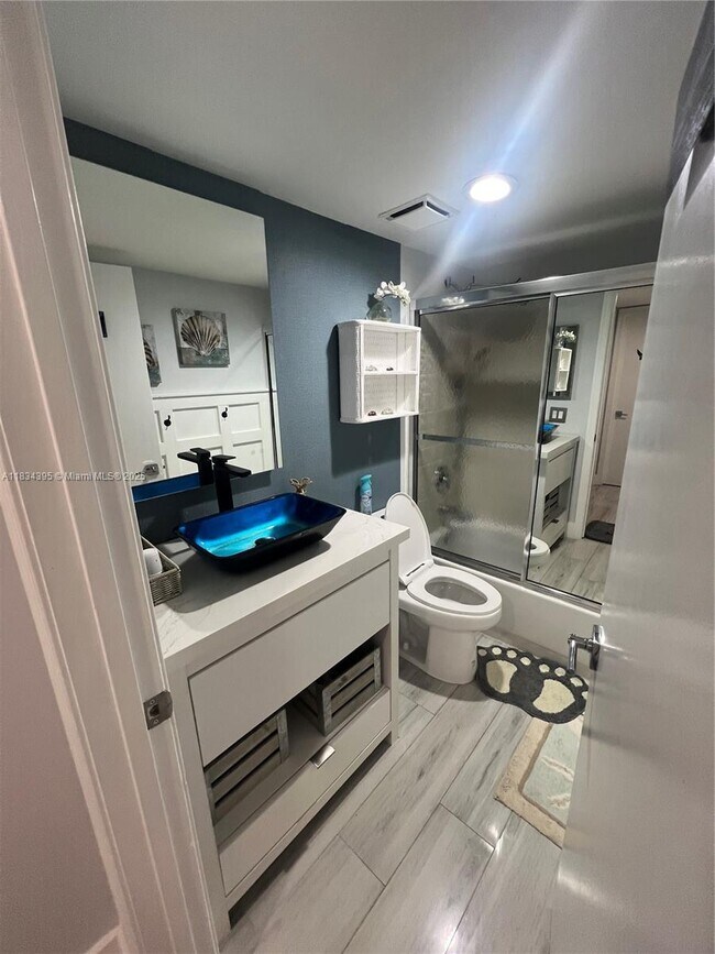 Building Photo - 10980 S Ocean Dr