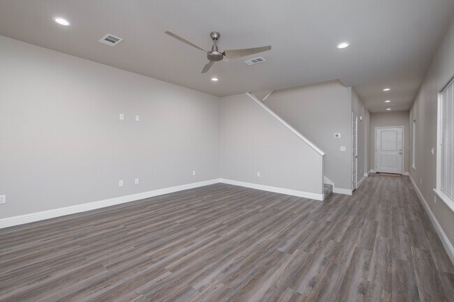 Building Photo - 1711 2nd Ave