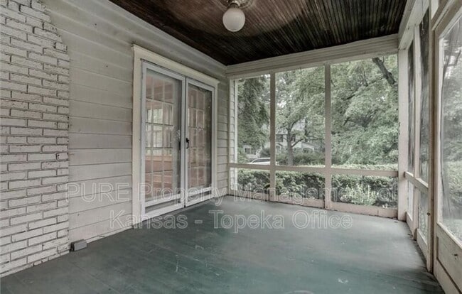 Building Photo - 108 SW Madison St