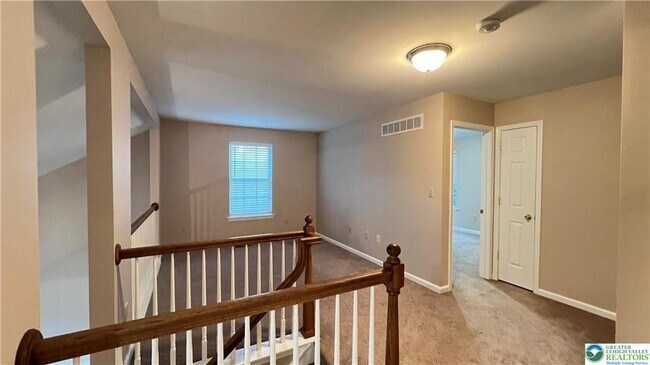 Building Photo - 2288 Creekside Dr