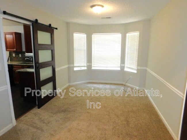 Building Photo - 5147 Round Table Dr