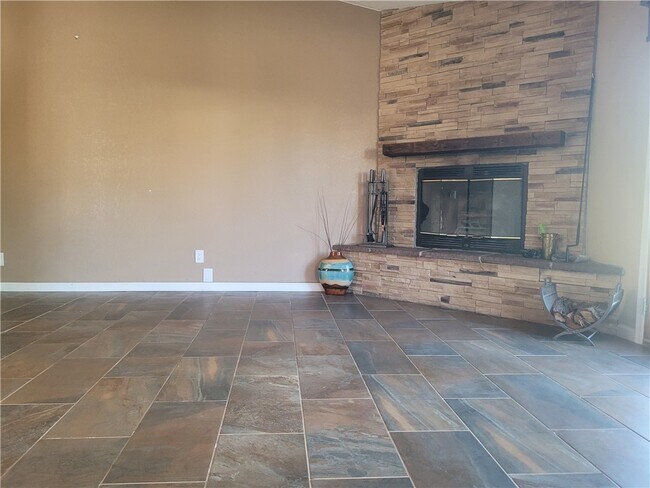 Building Photo - 3835 Smoketree Cir