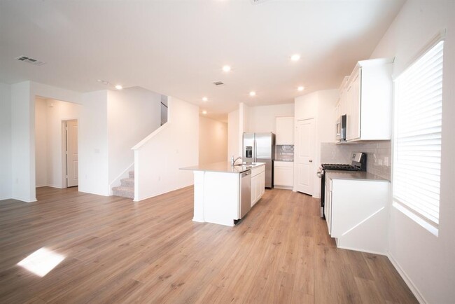 Building Photo - 10500 Steinbeck Dr