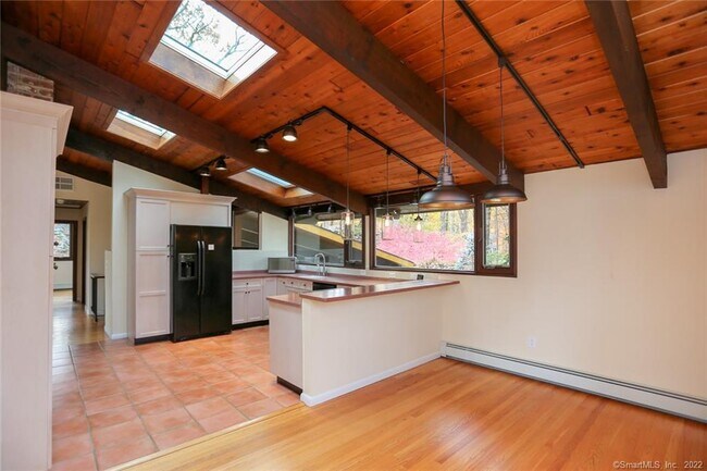 Building Photo - 361 Mill Rd