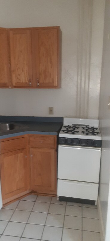 Building Photo - 630 S 48th St