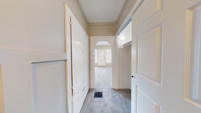 Building Photo - Brooklyn Centre Area - 3 Bedroom - Single ...