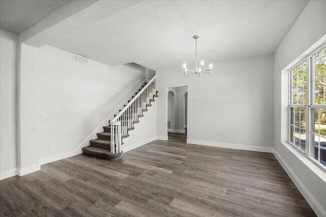Building Photo - 111 E Ave C