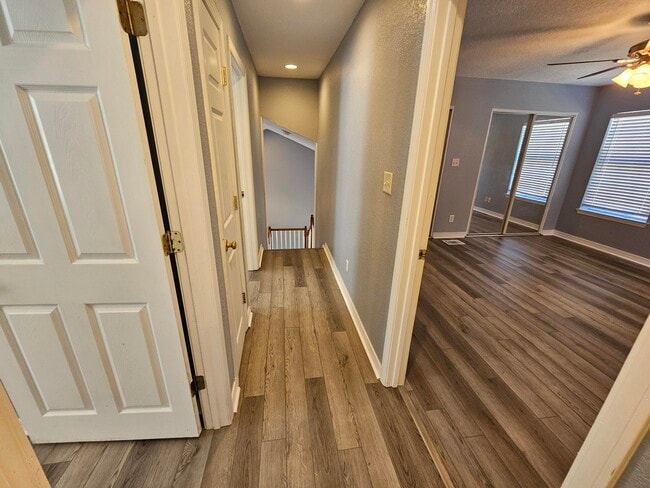 Building Photo - 1077 Woodlore Cir