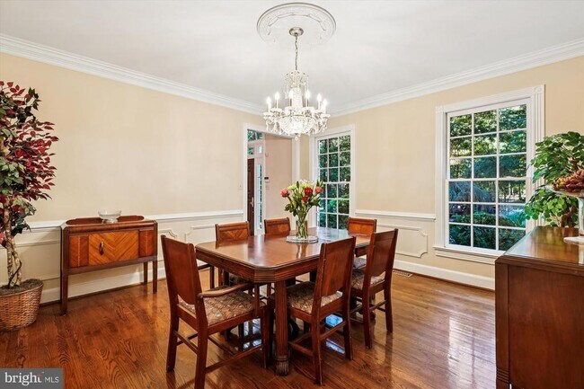 Building Photo - 9454 Newbridge Dr