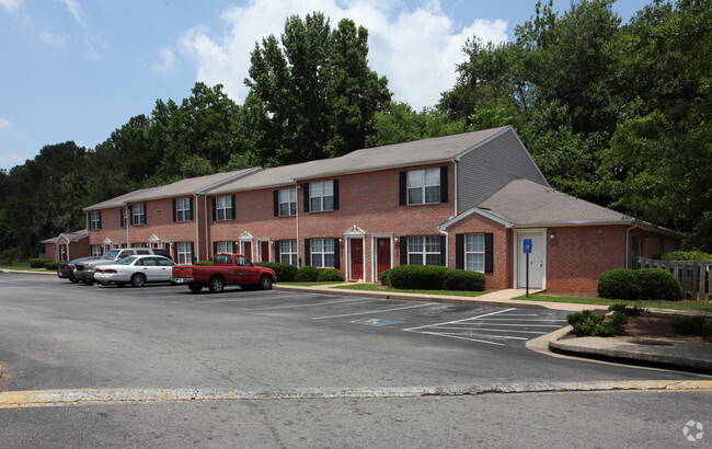 Pinebrooke - 9170 Dorsey Rd Riverdale GA 30274 | Apartment Finder