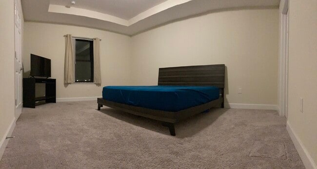 Building Photo - 350 Piper Ave