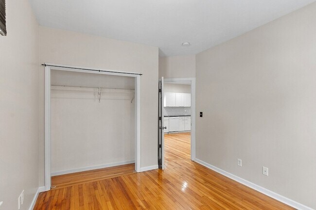 Building Photo - 920 Pleasant St