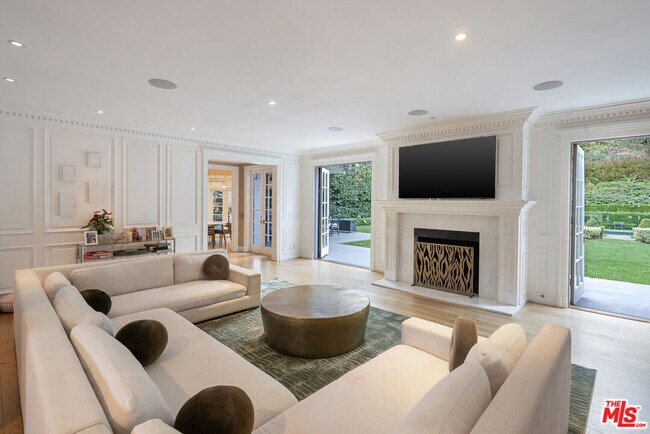 Building Photo - 9135 Hazen Dr