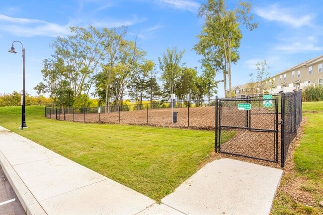 Building Photo - 1119 Woodbridge Blvd