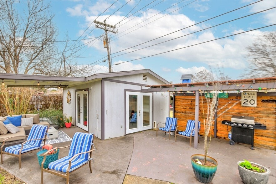 Building Photo - 6004 Libyan Dr