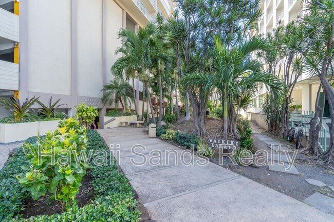 Building Photo - 2452 Tusitala St
